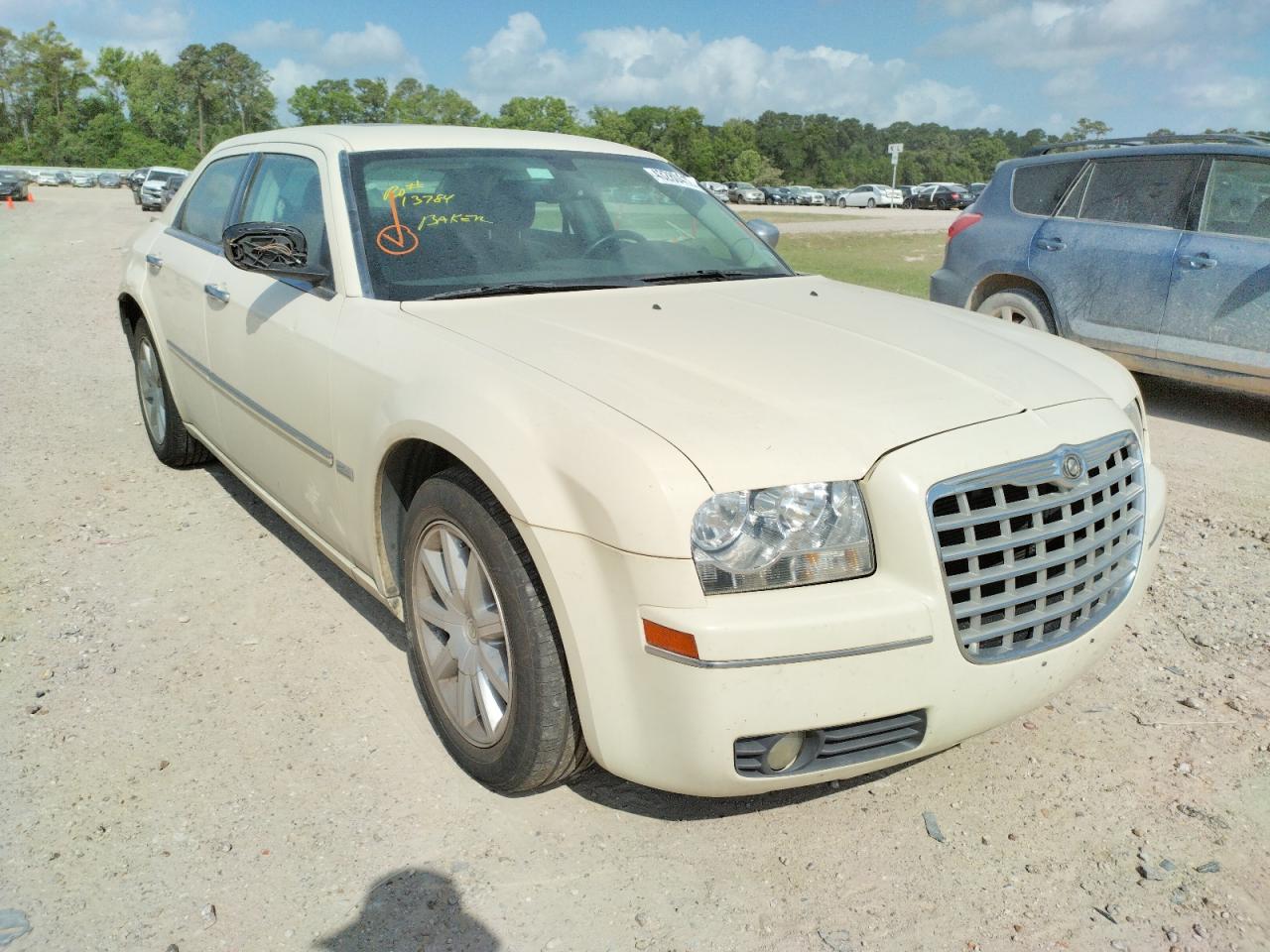 CHRYSLER 300 TOURIN 2010 with VIN 2C3CA5CV0AH266599 - Photo from auction
