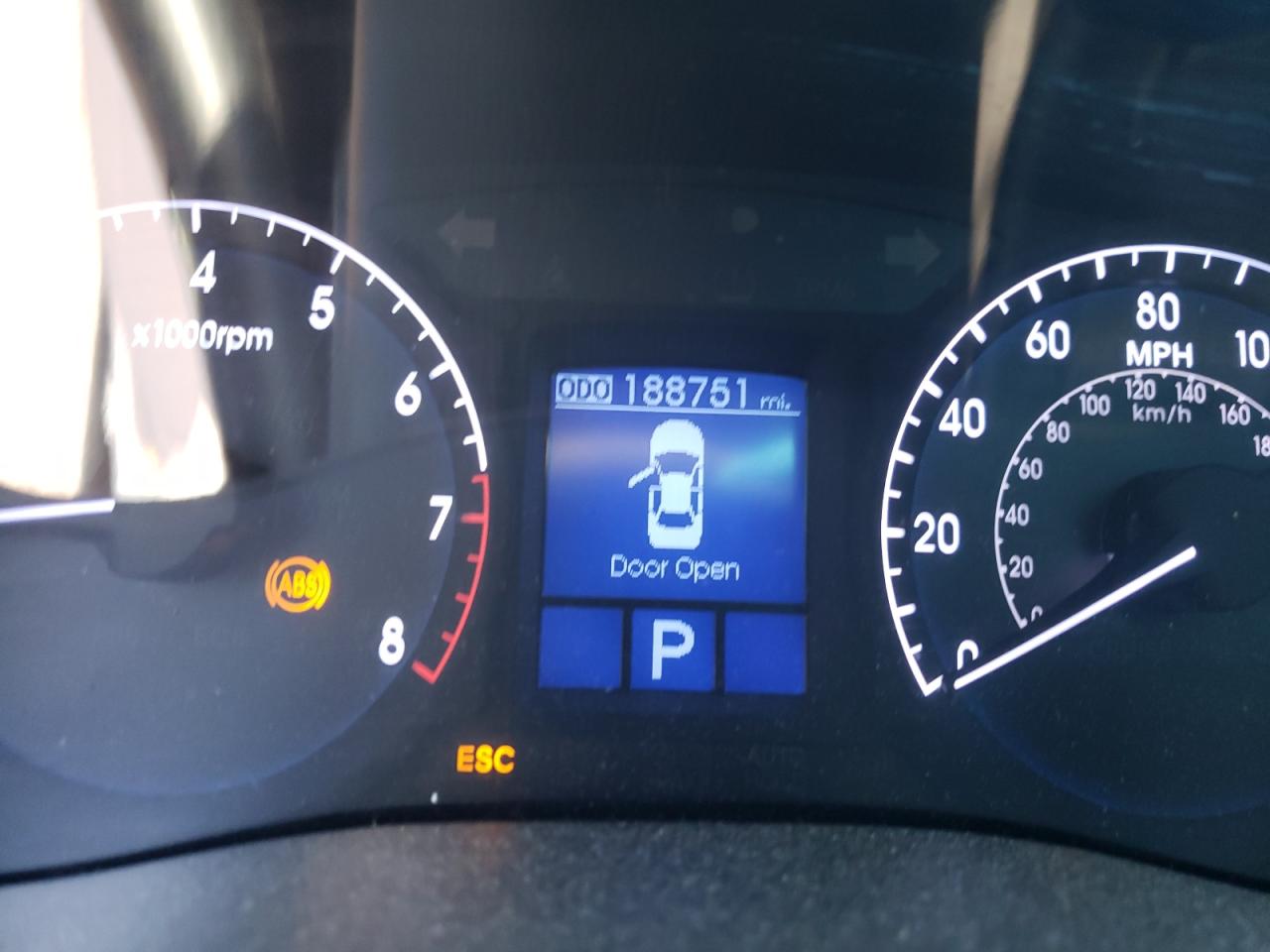 Photo 8 from auction – 2014 HYUNDAI GENESIS 3. with VIN KMHGC4DD7EU265780