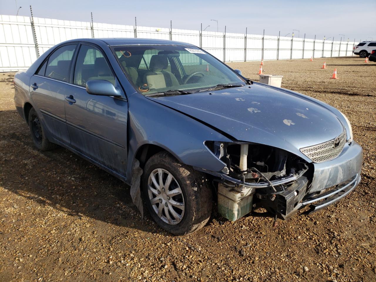 TOYOTA CAMRY LE 2002 with VIN 4T1BE32K92U574243 - Photo from auction