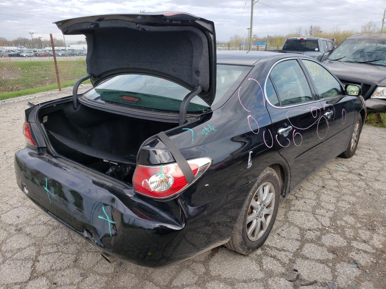 Photo 4 from auction – 2004 LEXUS ES 330 with VIN JTHBA30G645023388