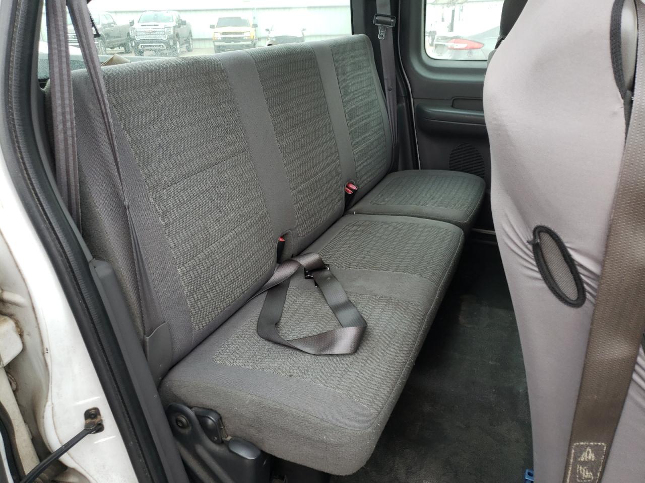 Photo 6 from auction – 2002 FORD F150 with VIN 1FTRX17272NA46009