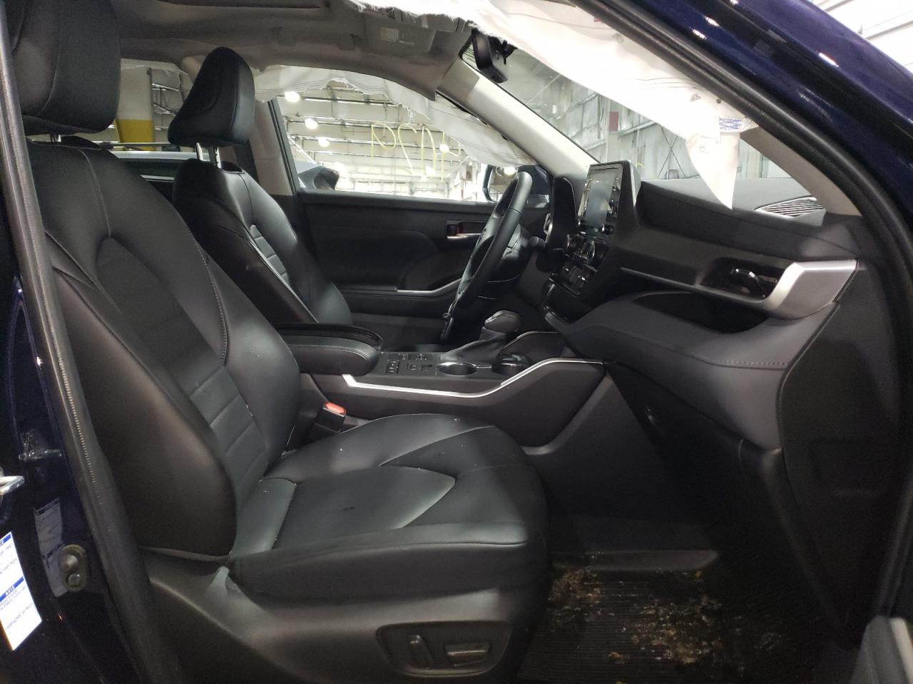 Photo 5 from auction – 2022 TOYOTA HIGHLANDER with VIN 5TDHZRBH9NS180907
