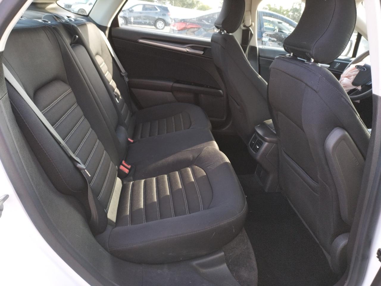 Photo 6 from auction – 2015 FORD FUSION SE with VIN 3FA6P0HD8FR214830