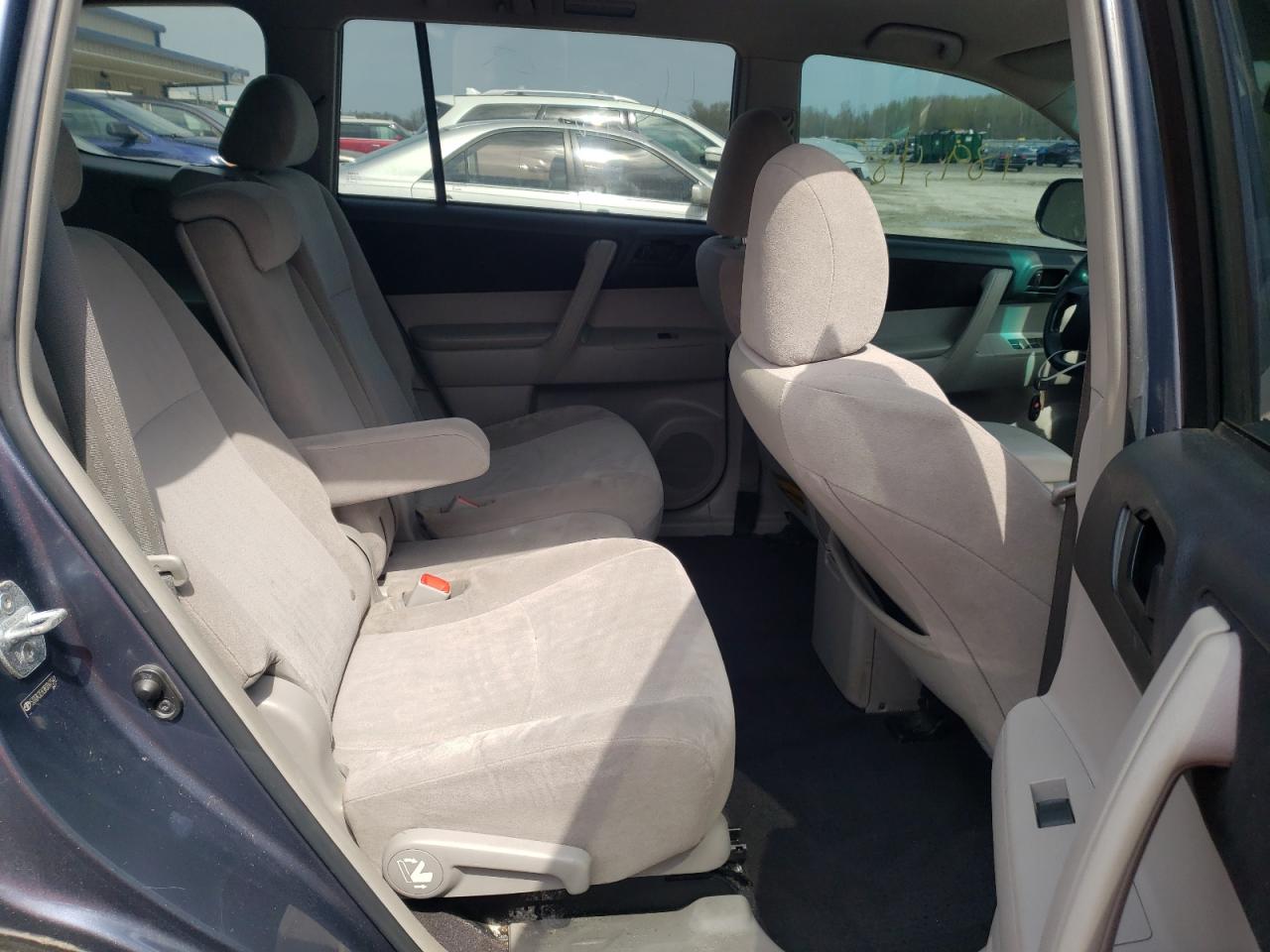 صورة رقم 6 من المزاد - 2011 TOYOTA HIGHLANDER مع VIN 5TDZK3EH3BS047542