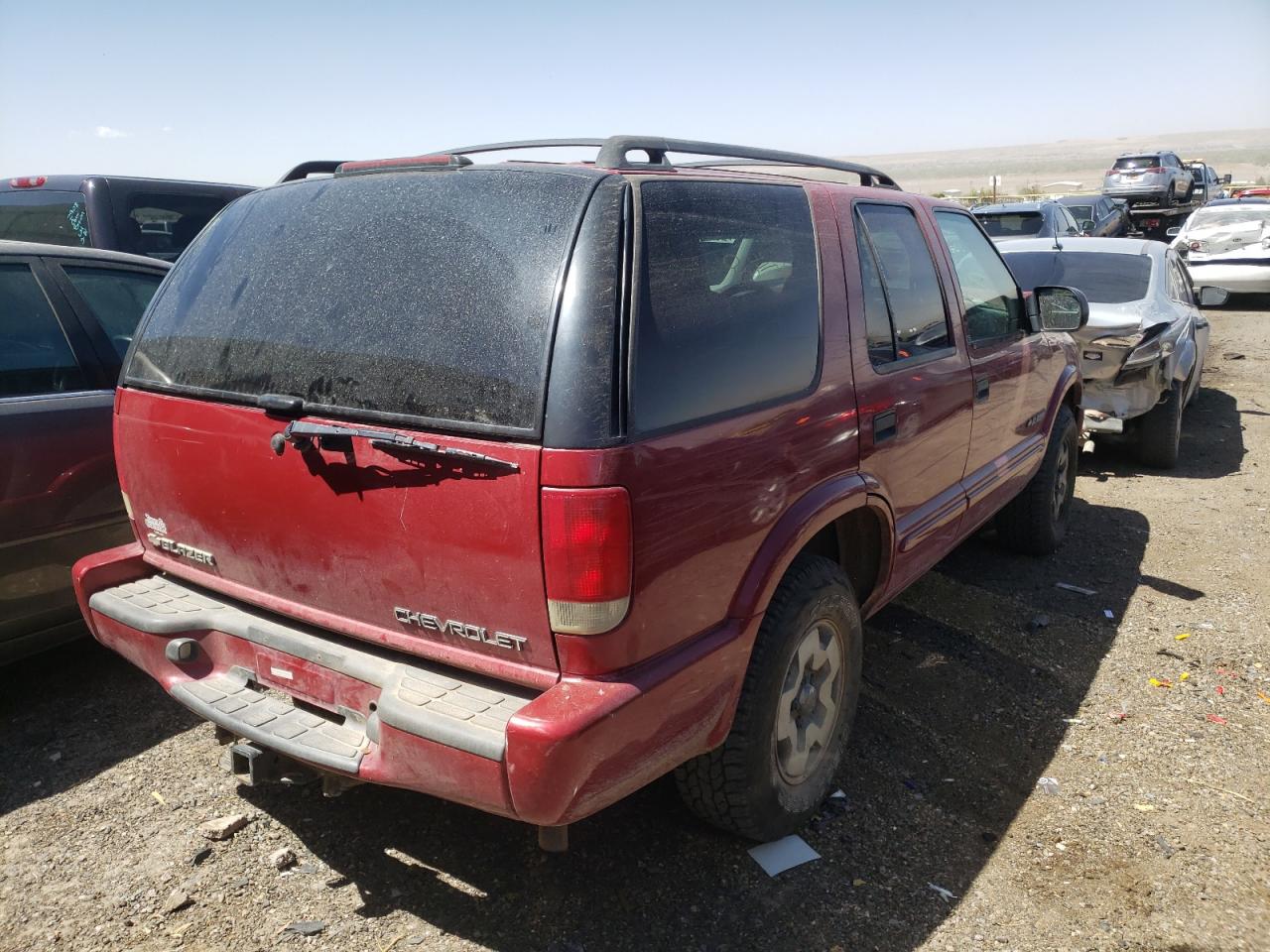 Photo 13 from auction – 2002 CHEVROLET BLAZER with VIN 1GNDT13W22K141438