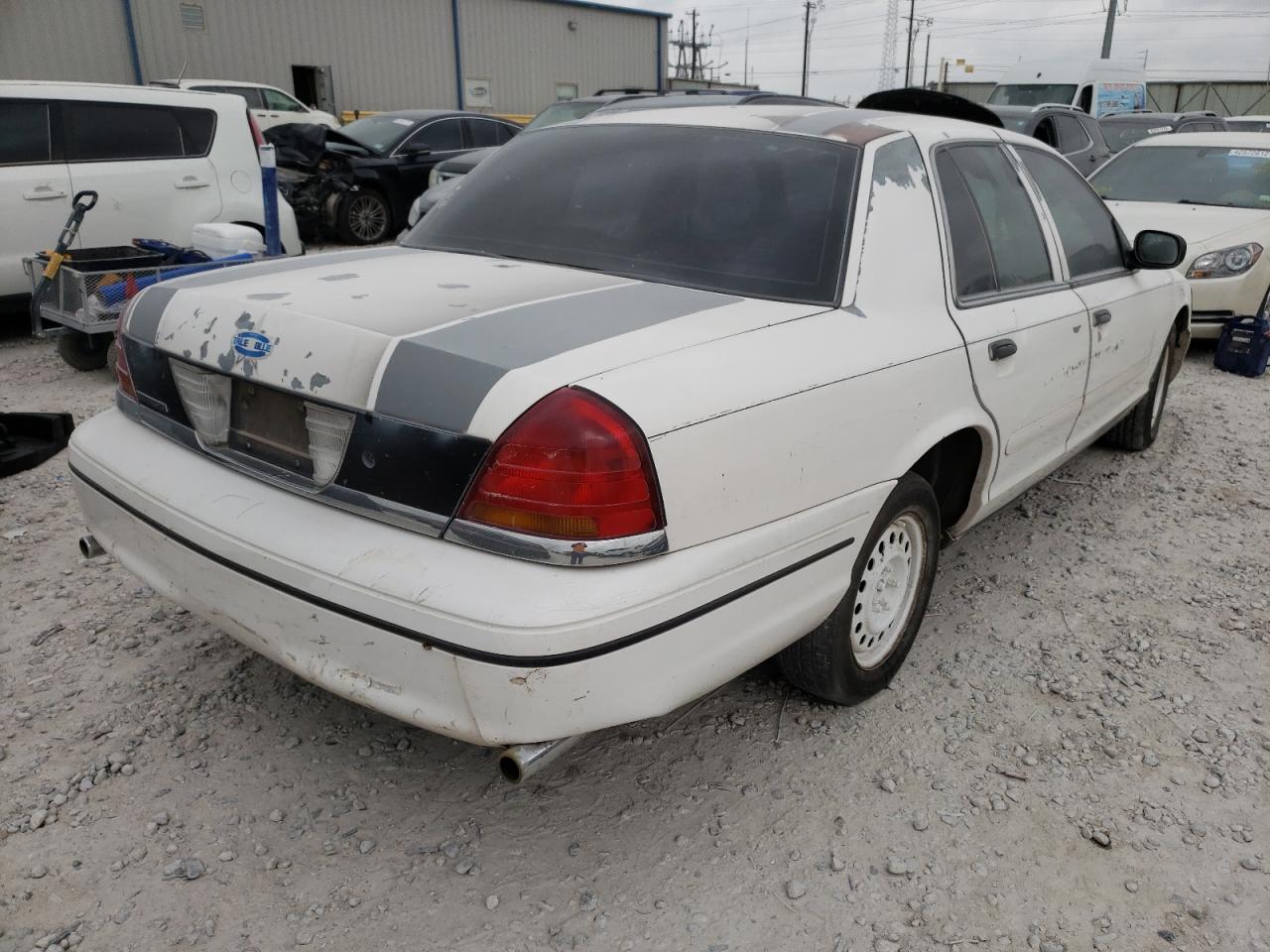 Photo 4 from auction – 1999 FORD CROWN VICT with VIN 2FAFP71W7XX161206
