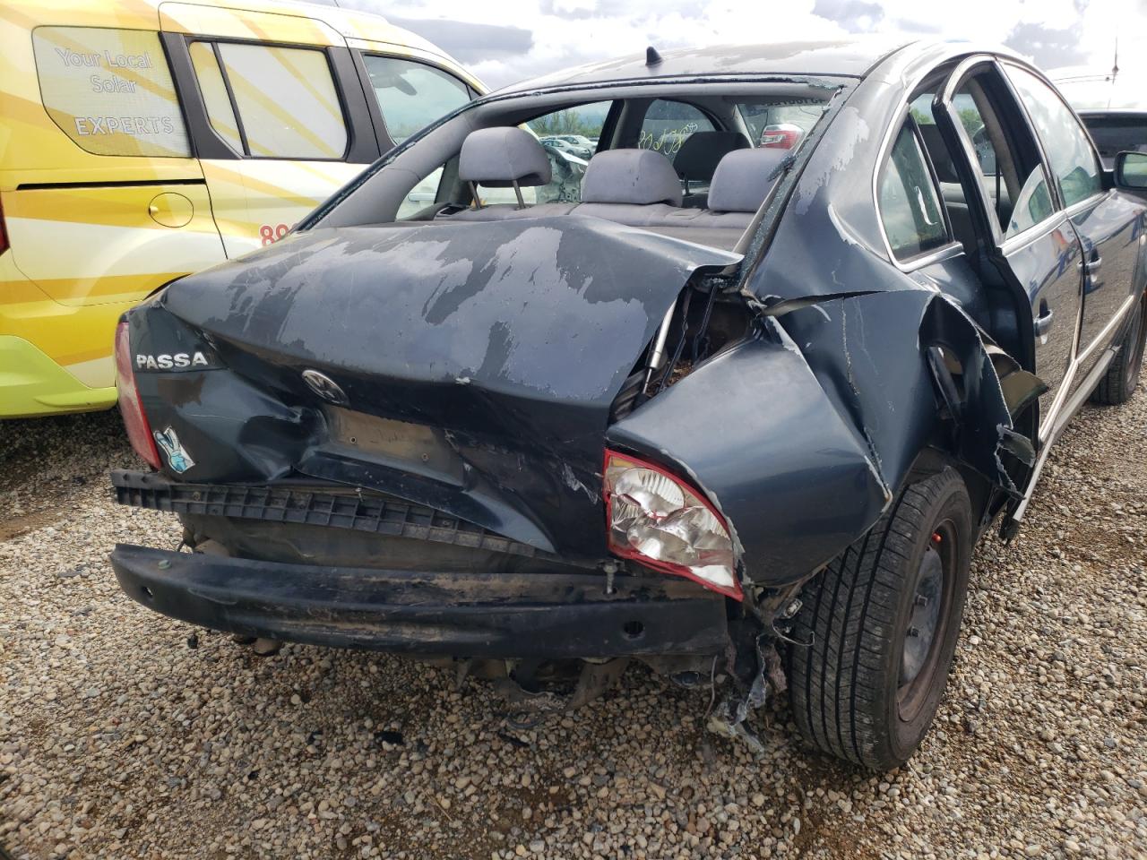 Photo 9 from auction – 2003 VOLKSWAGEN PASSAT GL with VIN WVWMD63B13P259274