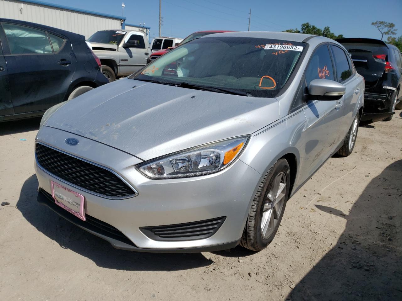 Photo 2 from auction – 2017 FORD FOCUS SE with VIN 1FADP3F26HL216300