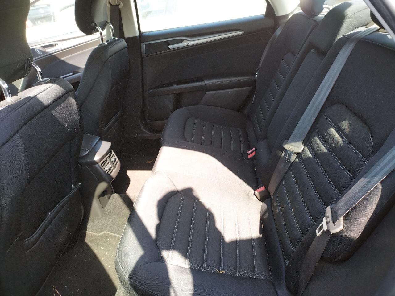 Photo 6 from auction – 2014 FORD FUSION SE with VIN 3FA6P0H72ER261022
