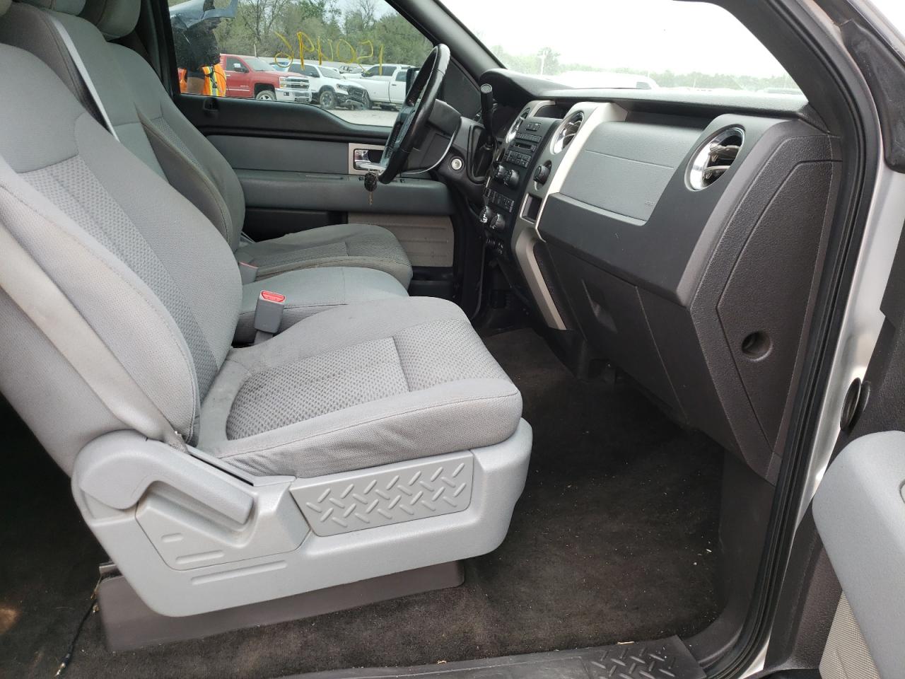 Photo 5 from auction – 2011 FORD F150 SUPER with VIN 1FTFW1CT7BFA60927