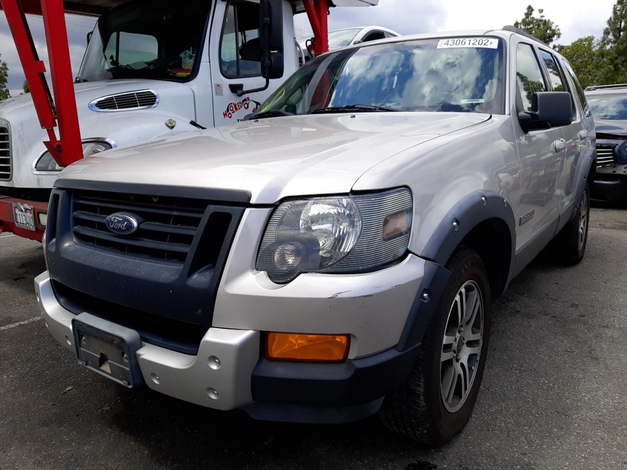 Photo 2 from auction – 2007 FORD EXPLORER X with VIN 1FMEU63E07UA36659