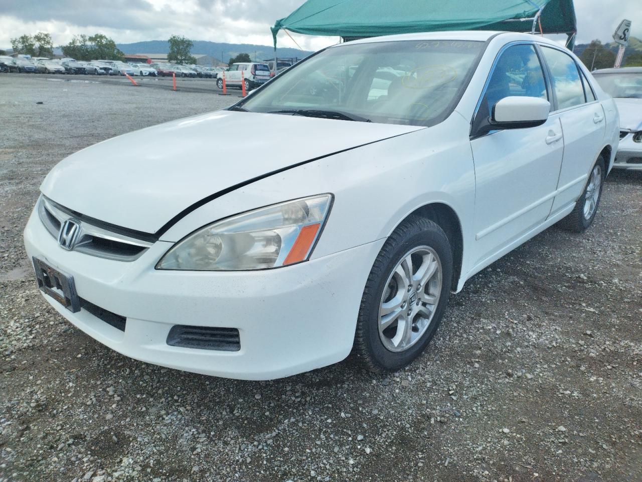 Photo 2 from auction – 2007 HONDA ACCORD with VIN JHMCM56347C013695