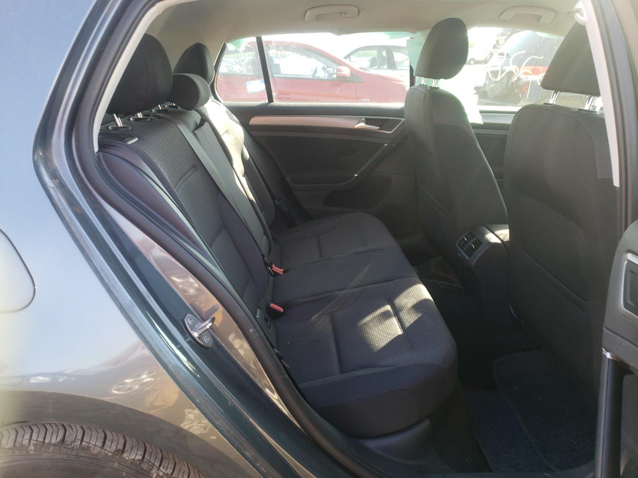 Photo 6 from auction – 2017 VOLKSWAGEN GOLF S with VIN 3VW217AU9HM072546