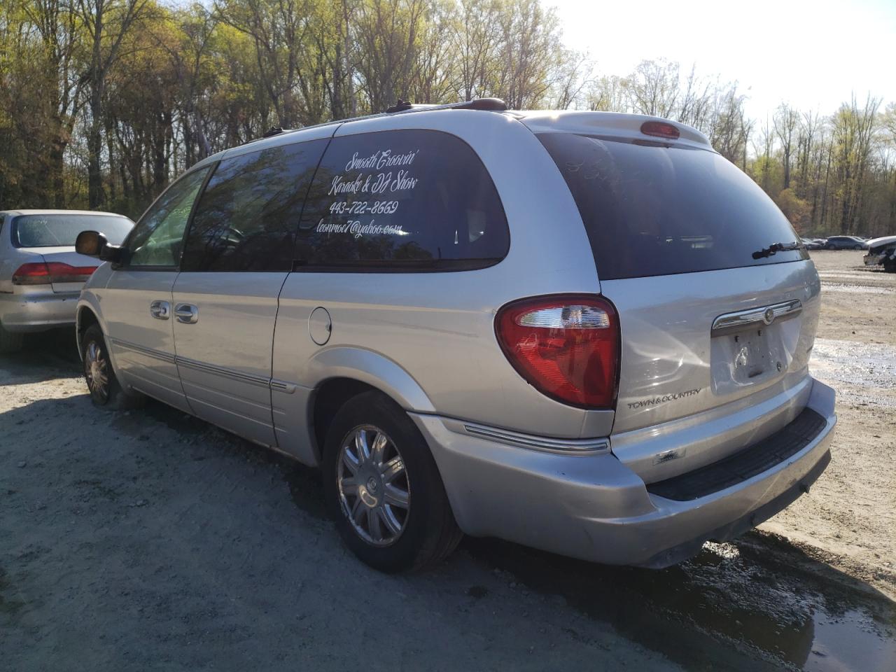 Photo 3 from auction – 2005 CHRYSLER TOWN & COU with VIN 2C8GP64L35R319230