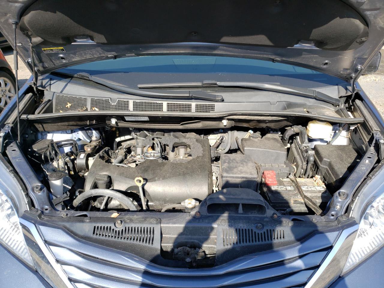Photo 7 from auction – 2017 TOYOTA SIENNA LE with VIN 5TDKZ3DC1HS828507