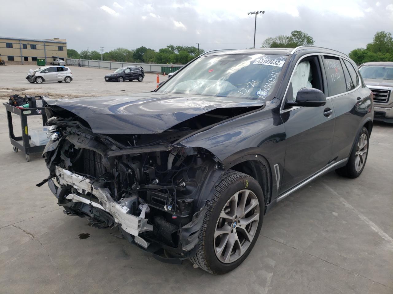 Photo 2 from auction – 2021 BMW X5 SDRIVE with VIN 5UXCR4C09M9E92035