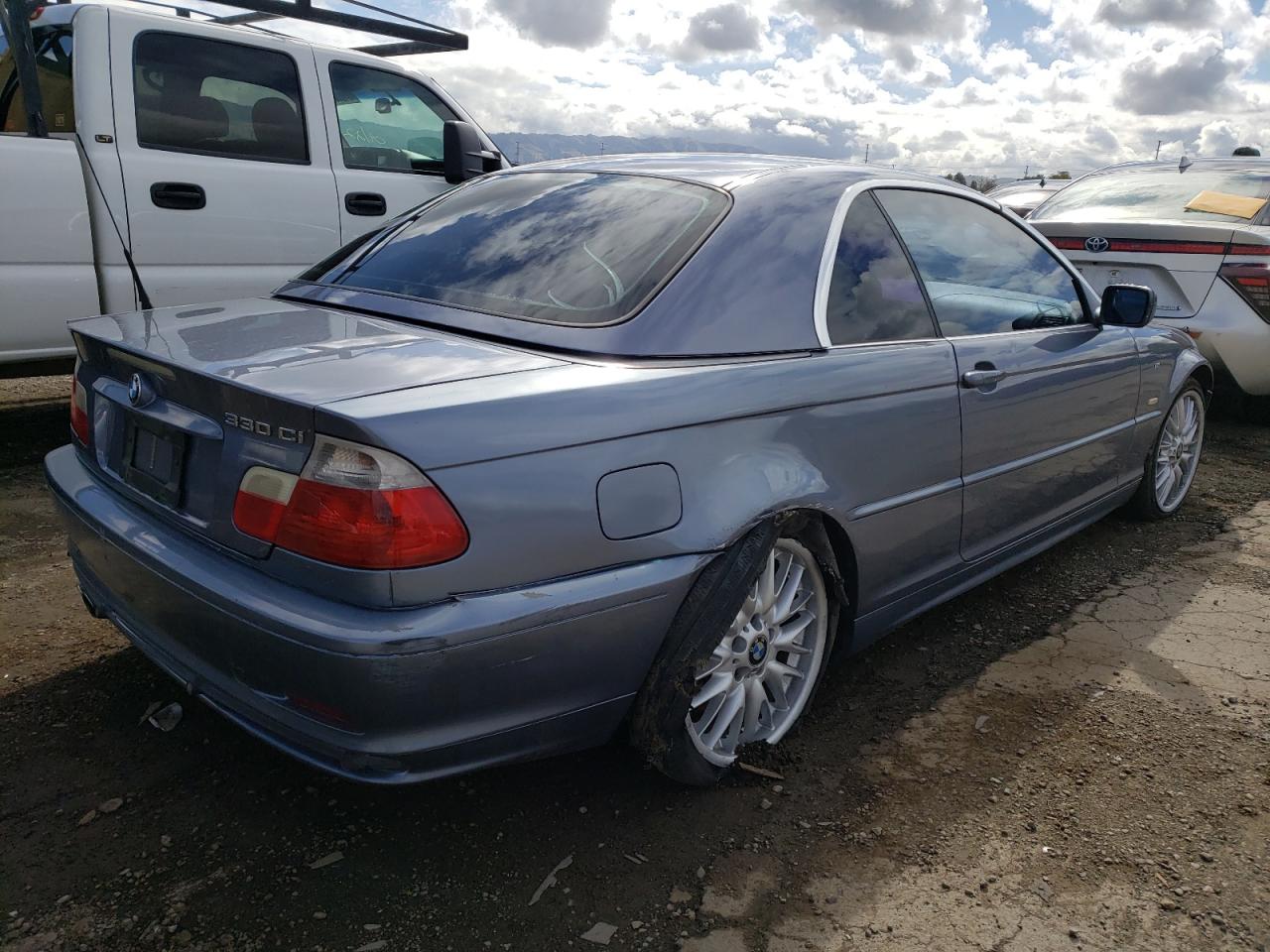 Photo 4 from auction – 2003 BMW 330 CI with VIN WBABS534X3JU99142
