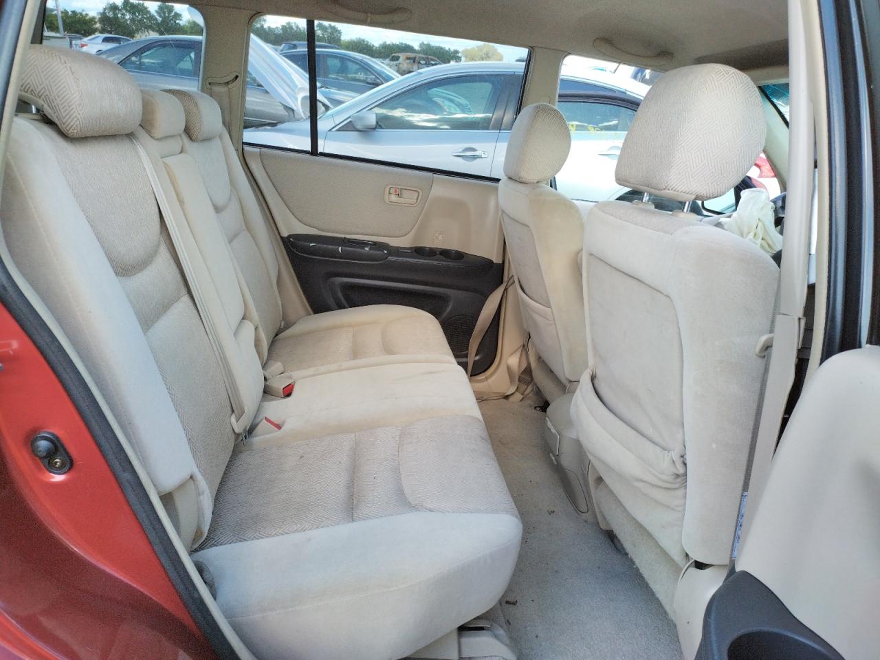 Photo 6 from auction – 2003 TOYOTA HIGHLANDER with VIN JTEGF21A230118650