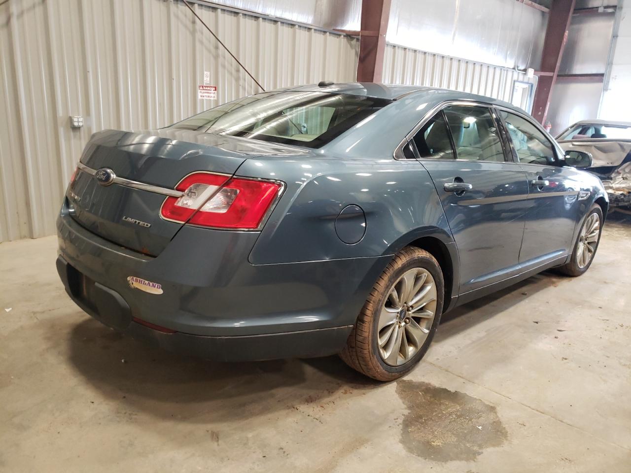 Photo 4 from auction – 2010 FORD TAURUS LIM with VIN 1FAHP2FWXAG125012