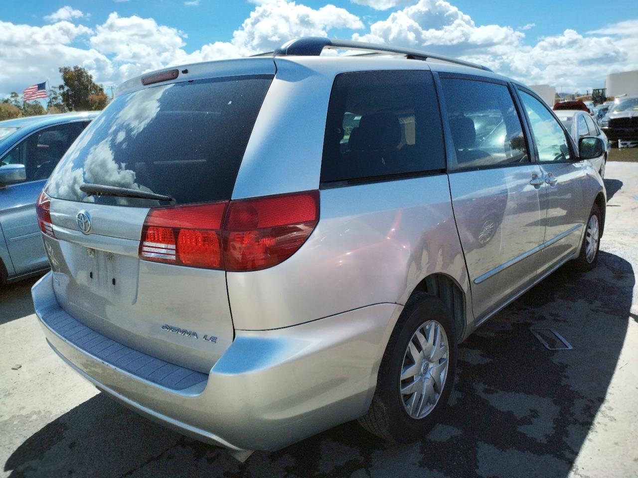 Photo 4 from auction – 2004 TOYOTA SIENNA CE with VIN 5TDZA23C44S202431