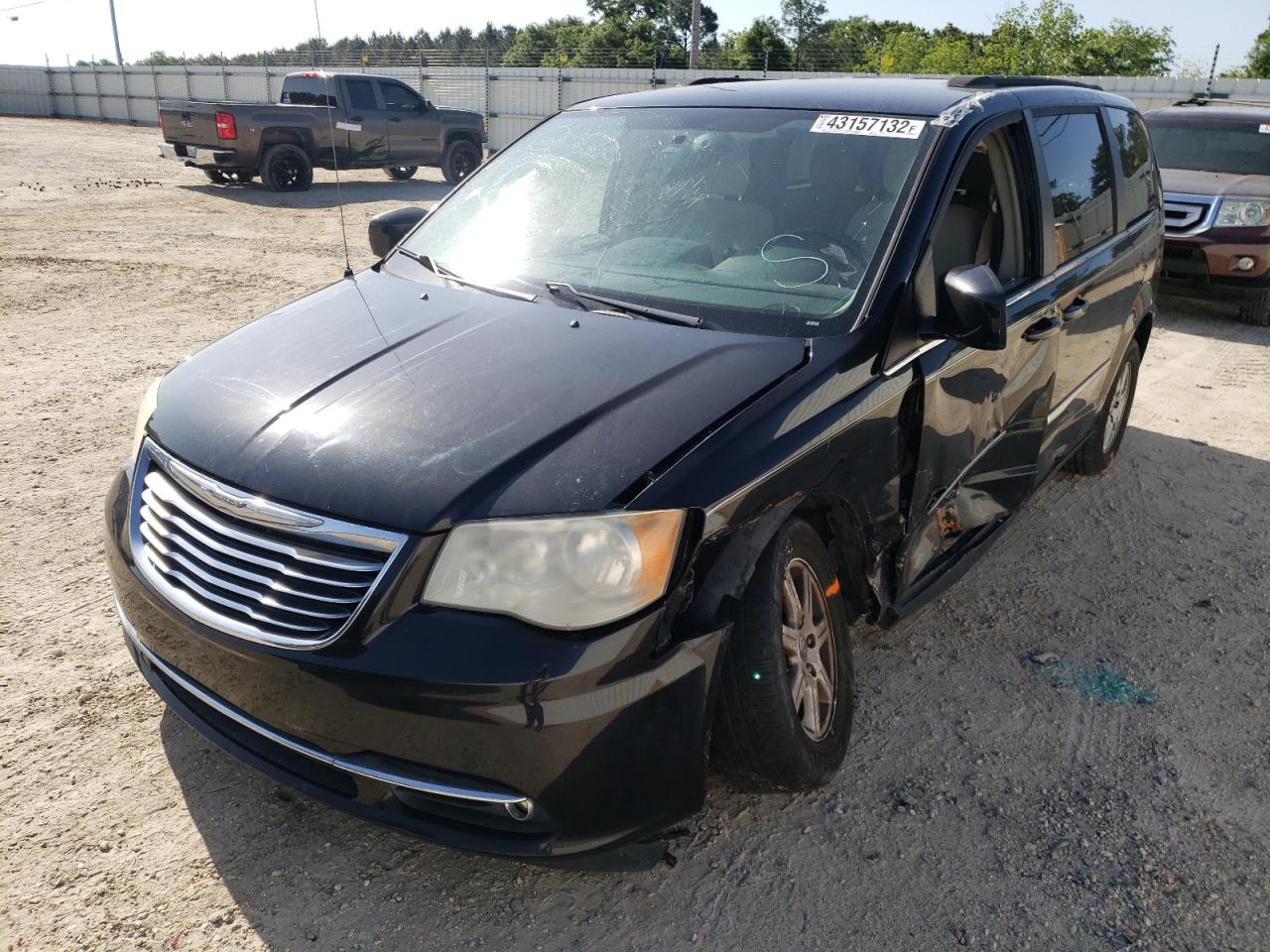 Photo 2 from auction – 2011 CHRYSLER TOWN & COU with VIN 2A4RR5DG7BR630893