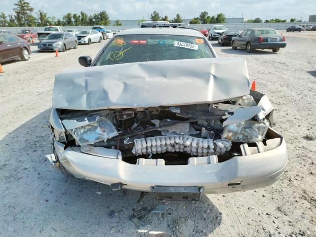 Photo 9 from auction – 2011 FORD CROWN VICT with VIN 2FABP7BV6BX101124