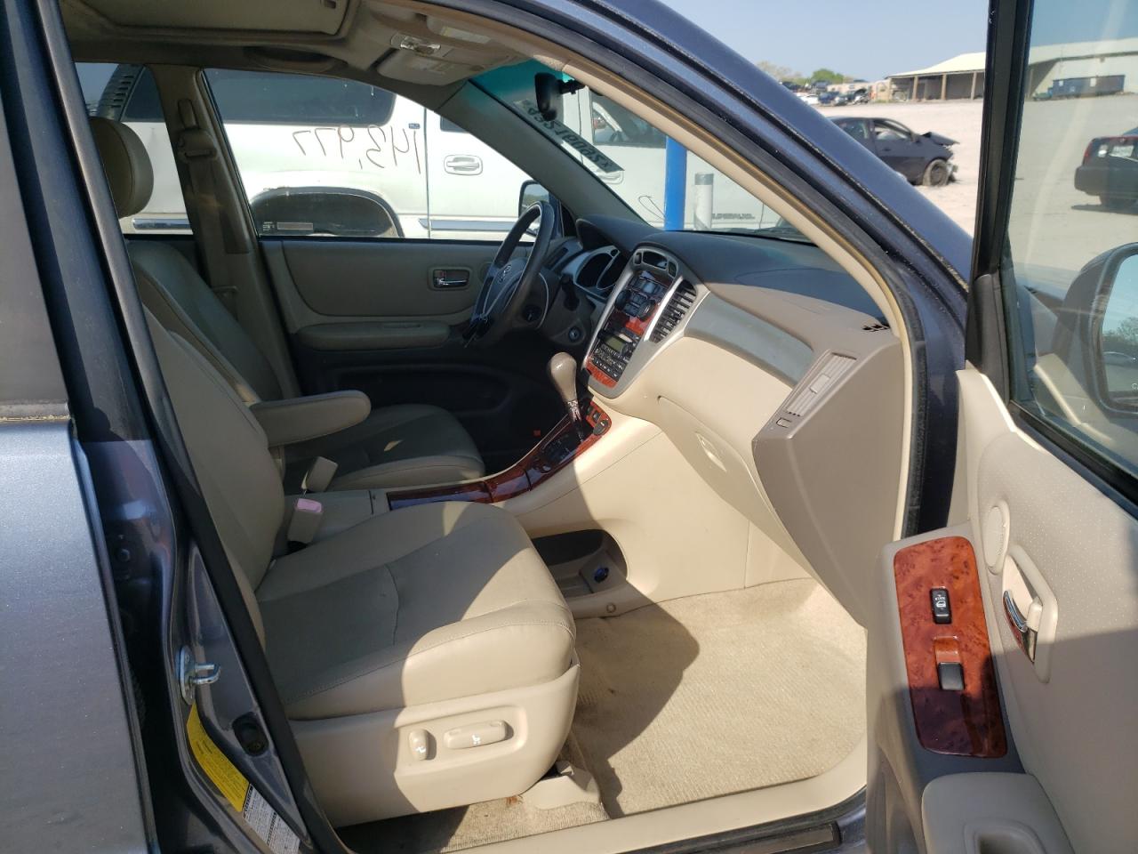 Photo 5 from auction – 2005 TOYOTA HIGHLANDER with VIN JTEEP21A150129730