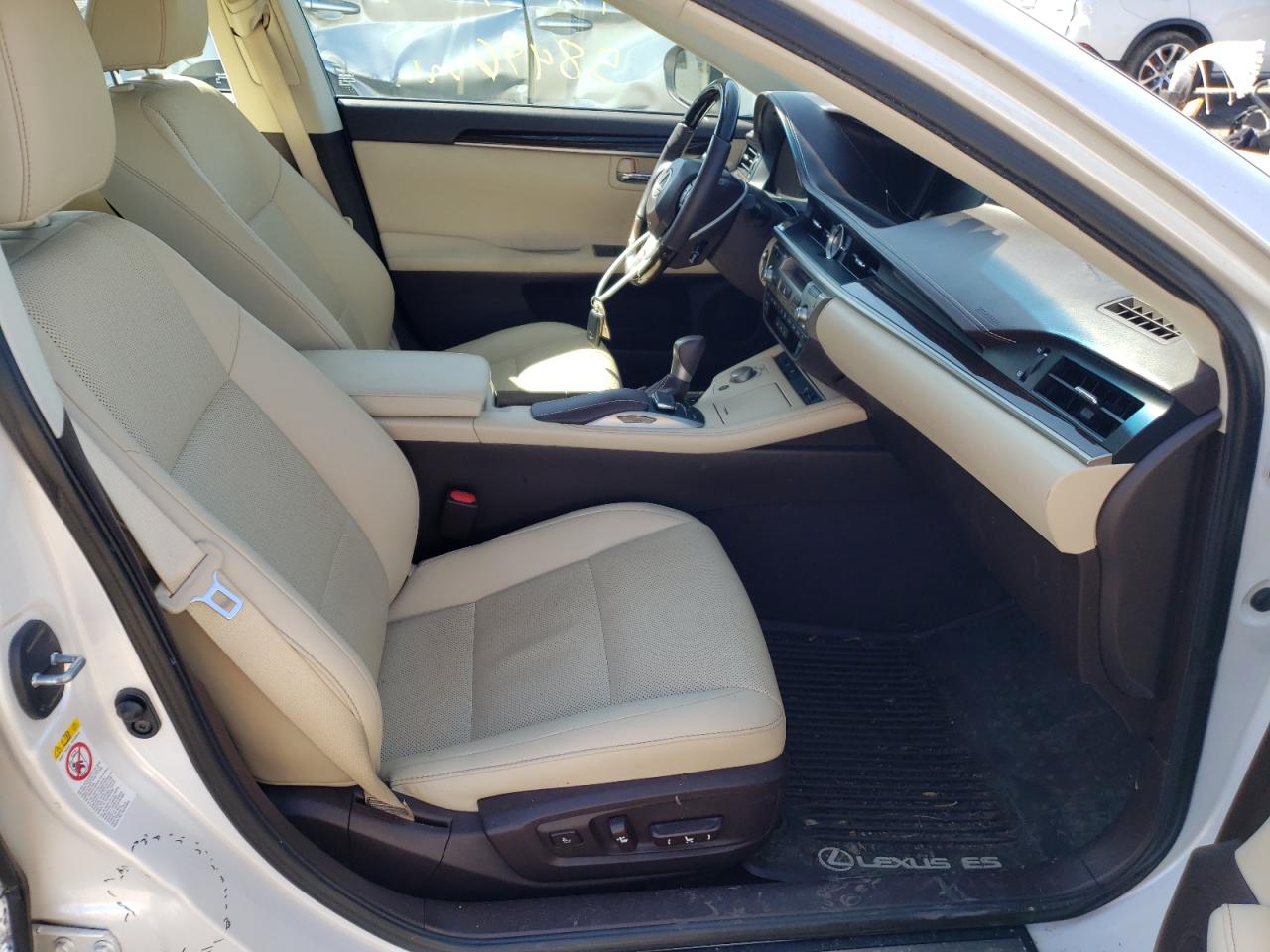 صورة رقم 5 من المزاد - 2016 LEXUS ES 350 مع VIN 58ABK1GG4GU017760