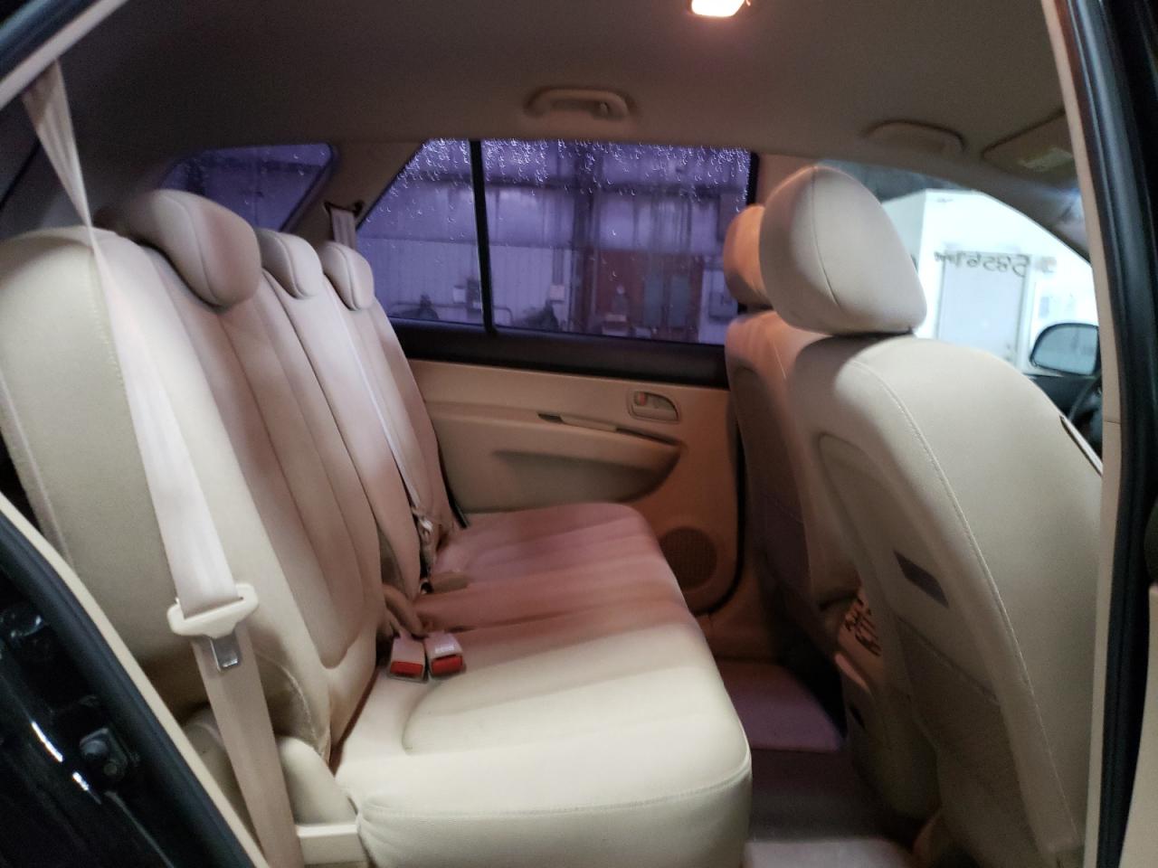 Photo 6 from auction – 2008 KIA RONDO LX with VIN KNAFG526387170681