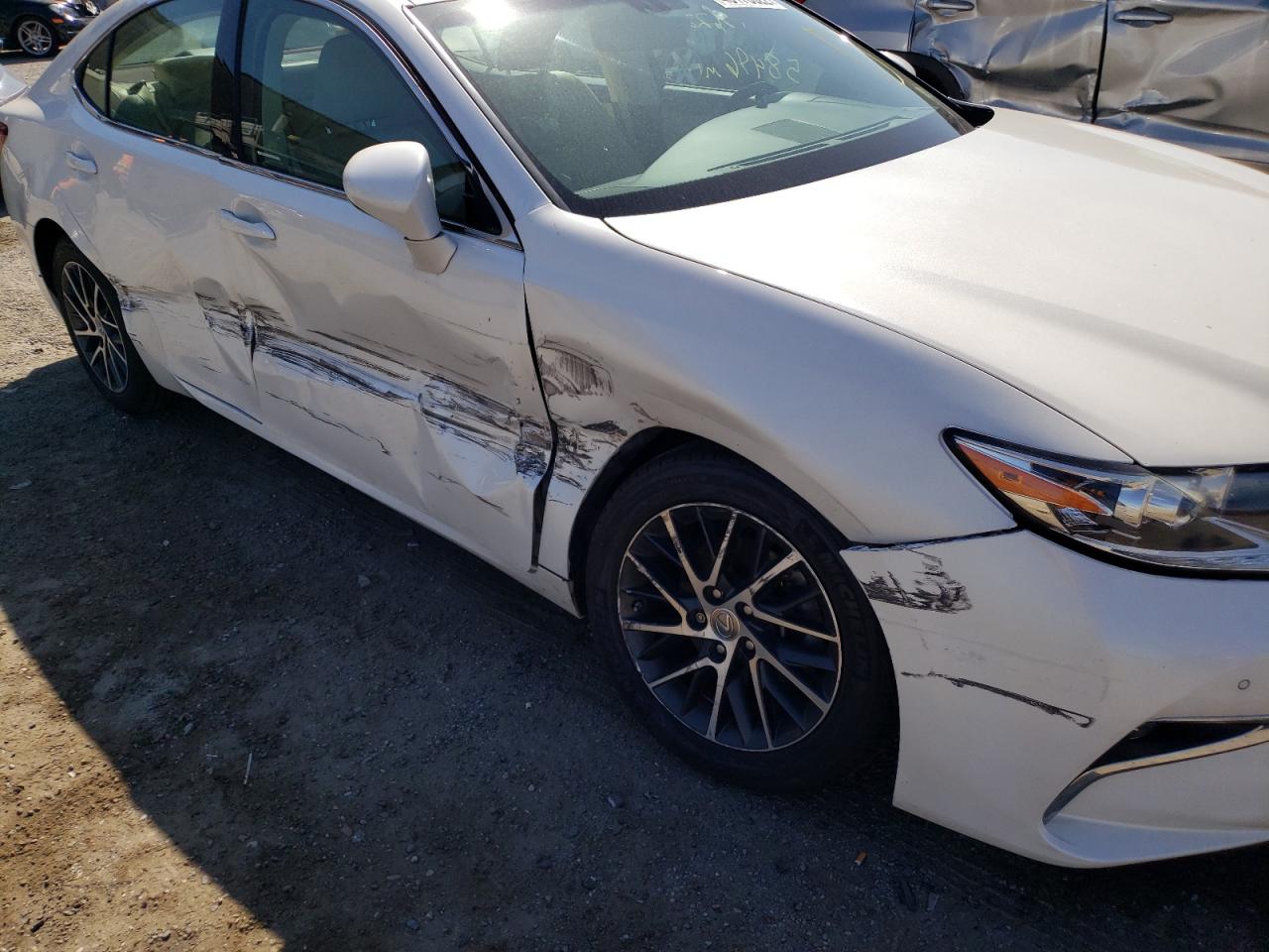 Photo 9 from auction – 2016 LEXUS ES 350 with VIN 58ABK1GG4GU017760