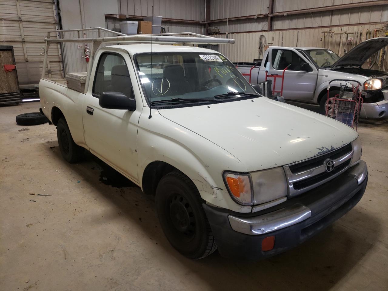 TOYOTA TACOMA 2000 with VIN 4TANL42N0YZ682460 - Photo from auction
