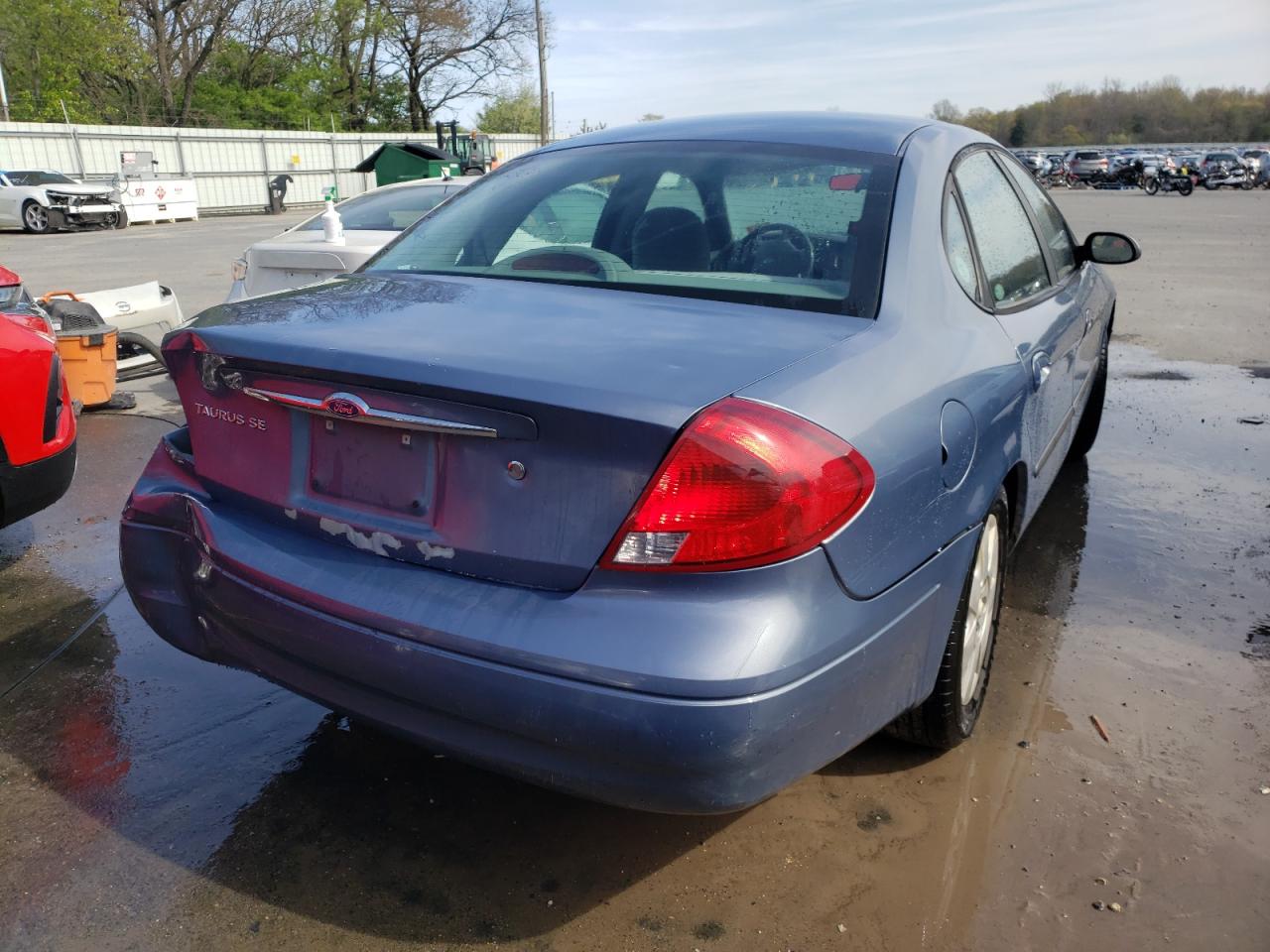 Photo 4 from auction – 2000 FORD TAURUS SE with VIN 1FAFP53U3YA241404