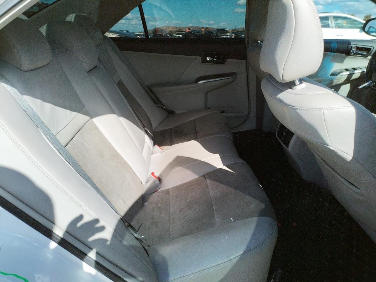Photo 6 from auction – 2012 TOYOTA CAMRY HYBR with VIN 4T1BD1FK6CU049014