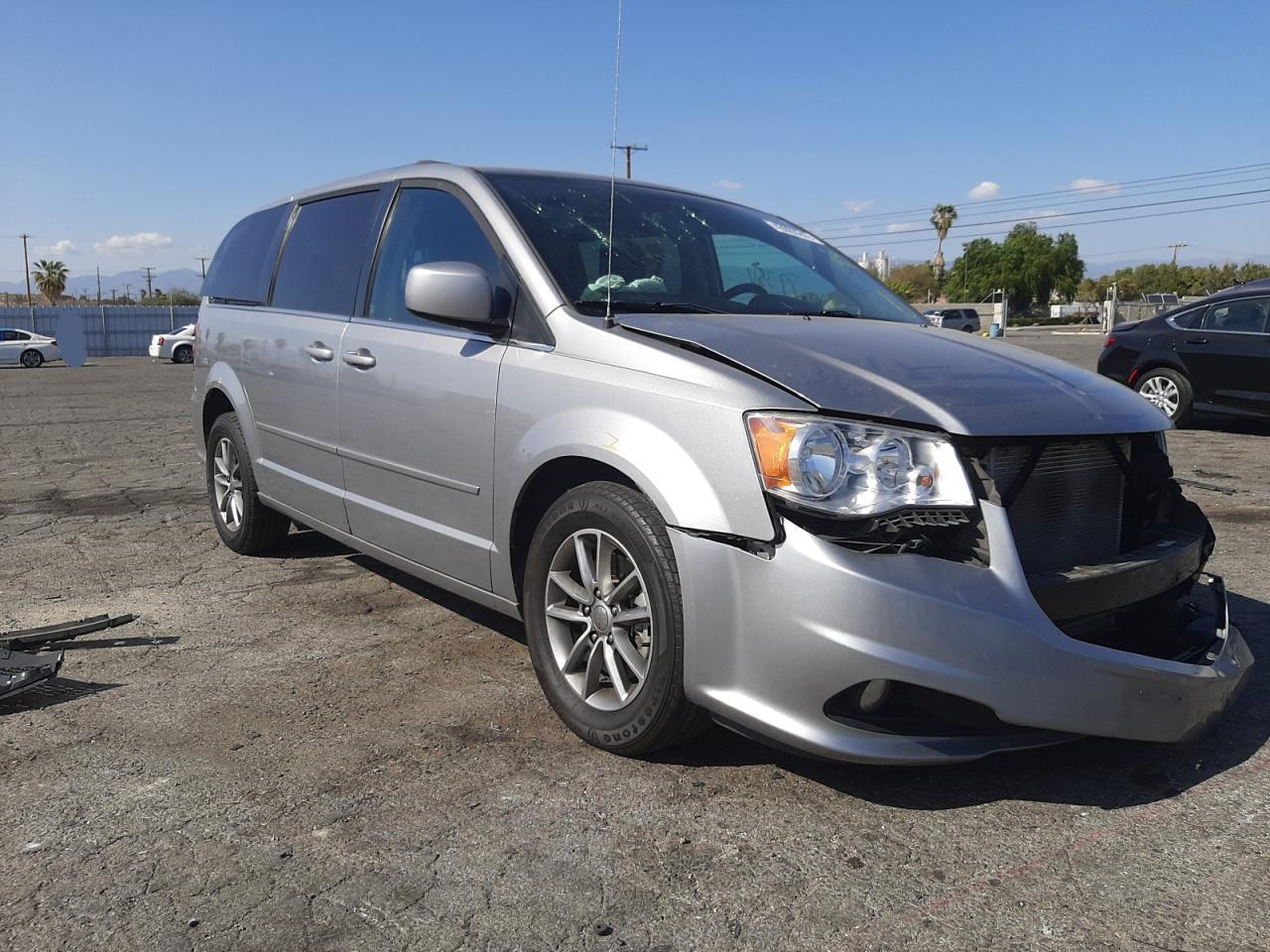 DODGE GRAND CARA 2015 with VIN 2C4RDGCG0FR738795 - Photo from auction