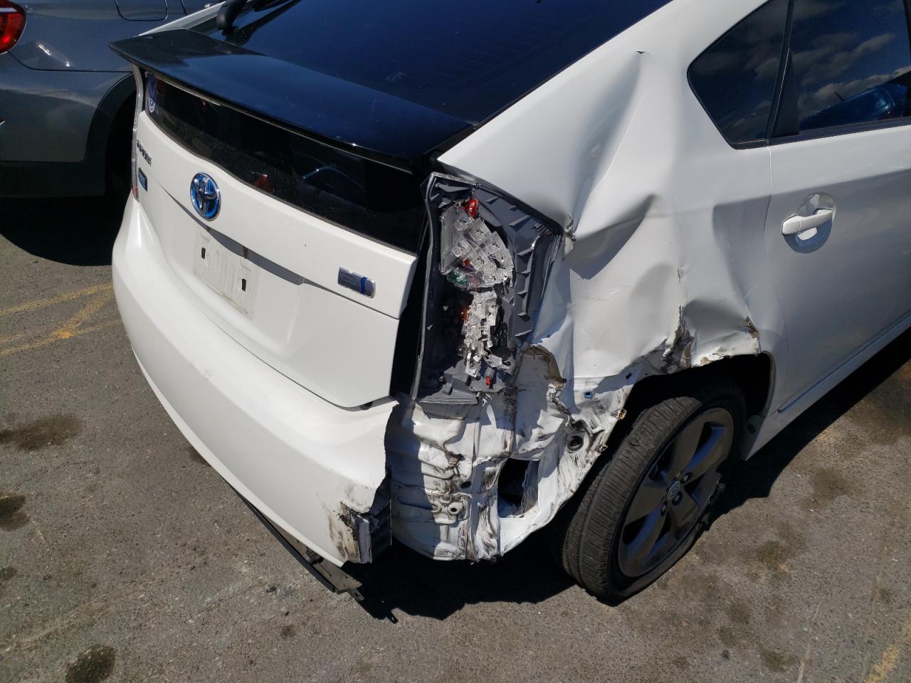Photo 9 from auction – 2015 TOYOTA PRIUS with VIN JTDKN3DU0F0421508