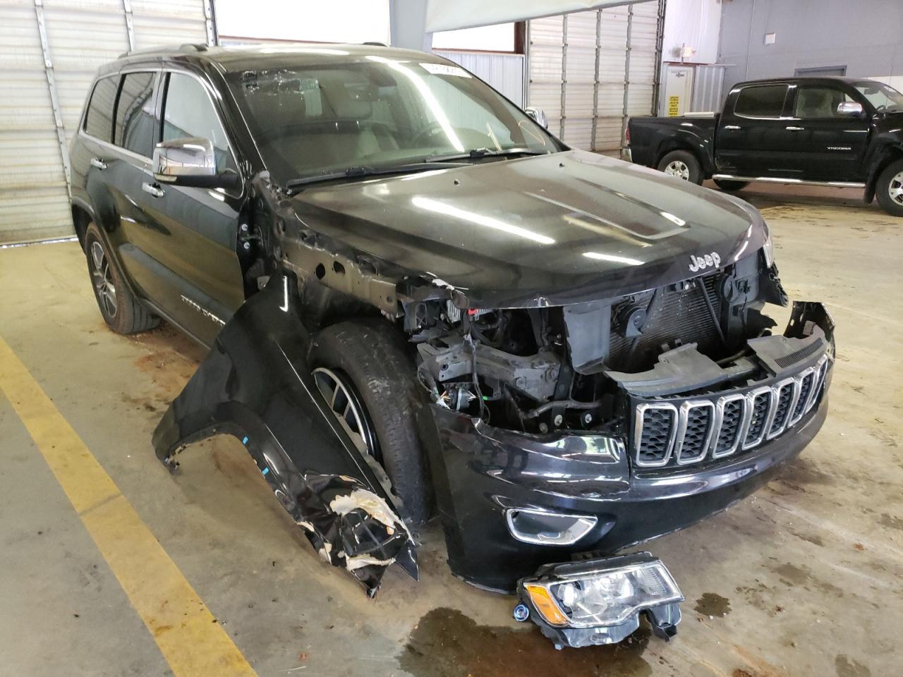 Photo 13 from auction – 2017 JEEP GRAND CHER with VIN 1C4RJEBG2HC923568