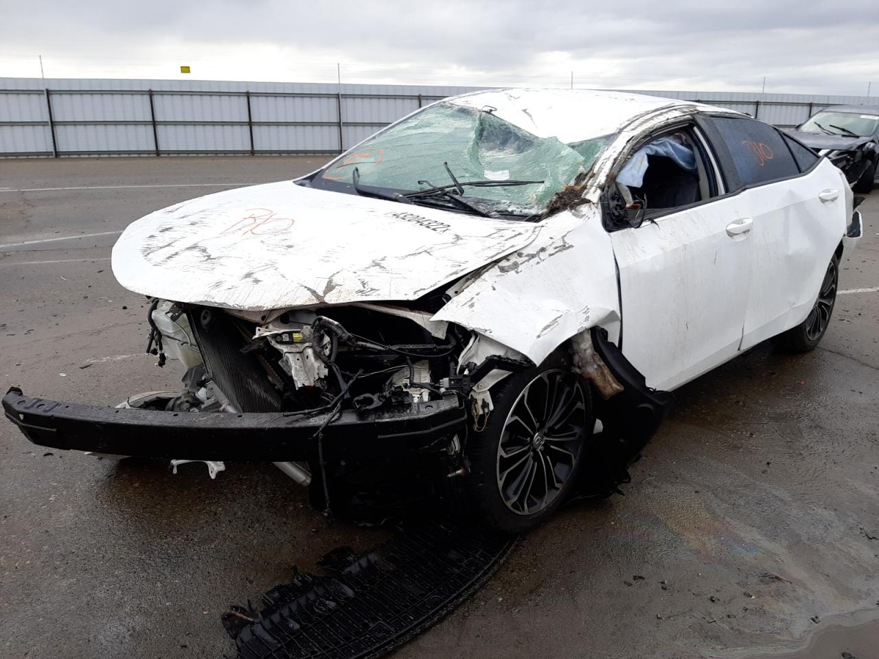 Photo 2 from auction – 2014 TOYOTA COROLLA L with VIN 2T1BURHE1EC046676