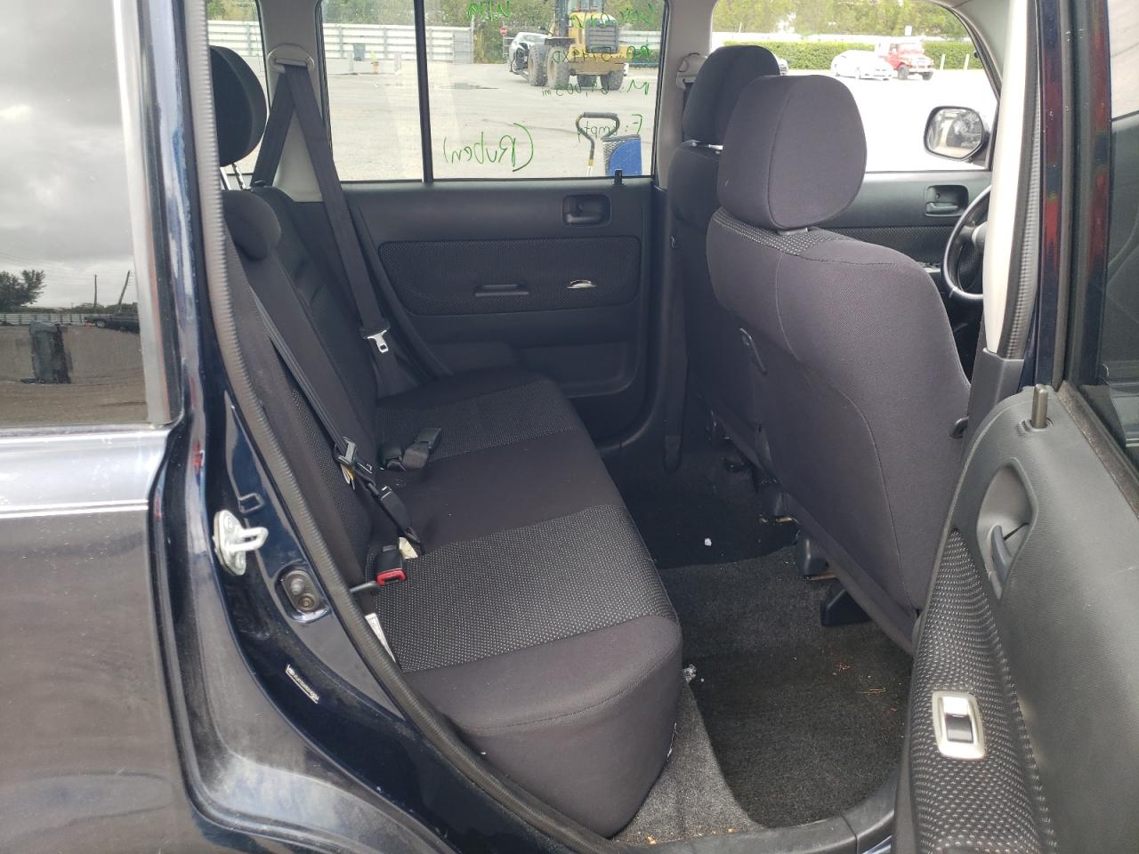 Photo 6 from auction – 2005 TOYOTA SCION XB with VIN JTLKT324350183004