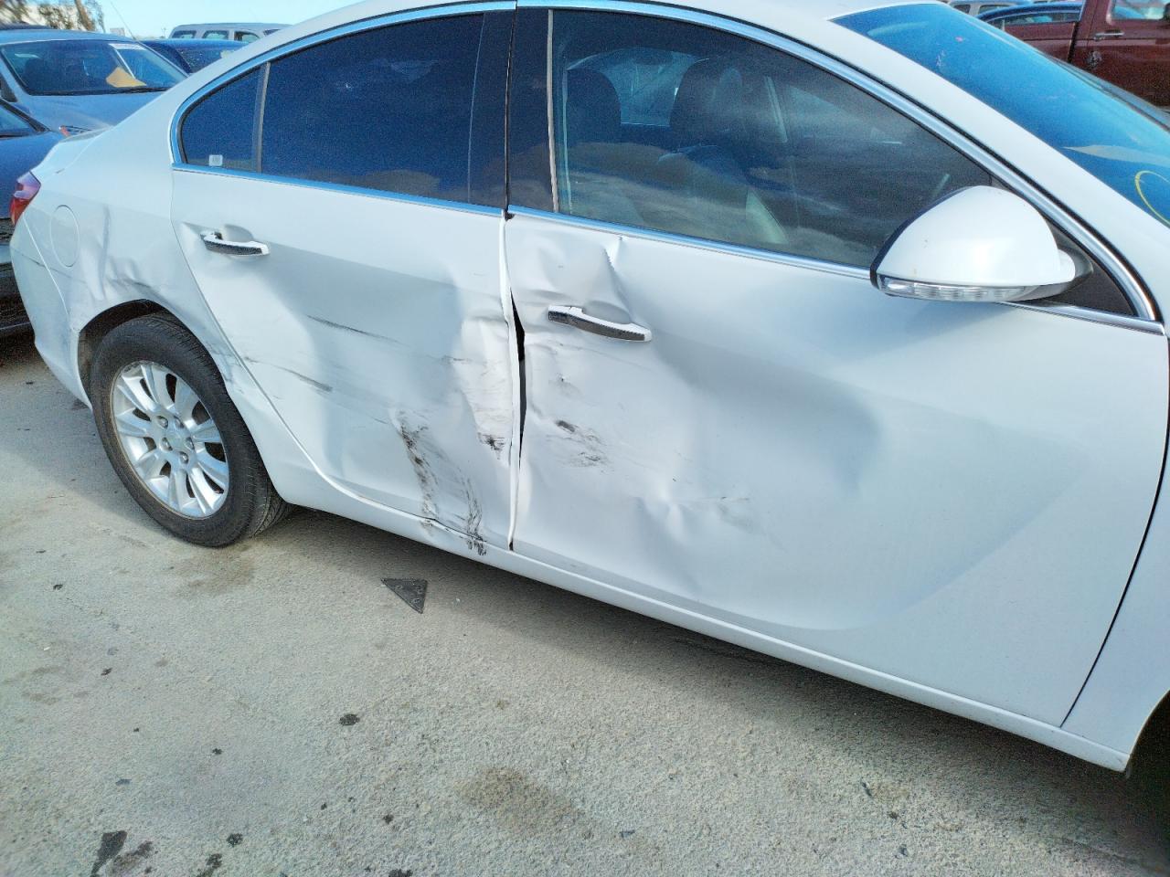 Photo 9 from auction – 2013 BUICK REGAL PREM with VIN 2G4GS5ER4D9225199