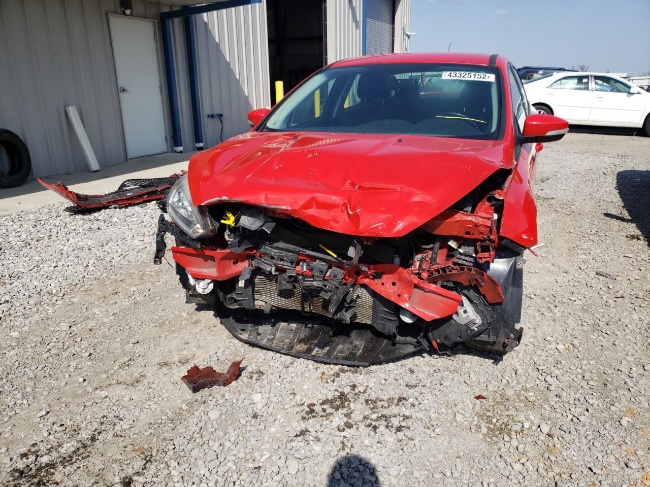 Photo 9 from auction – 2015 FORD FOCUS SE with VIN 1FADP3F27FL346776