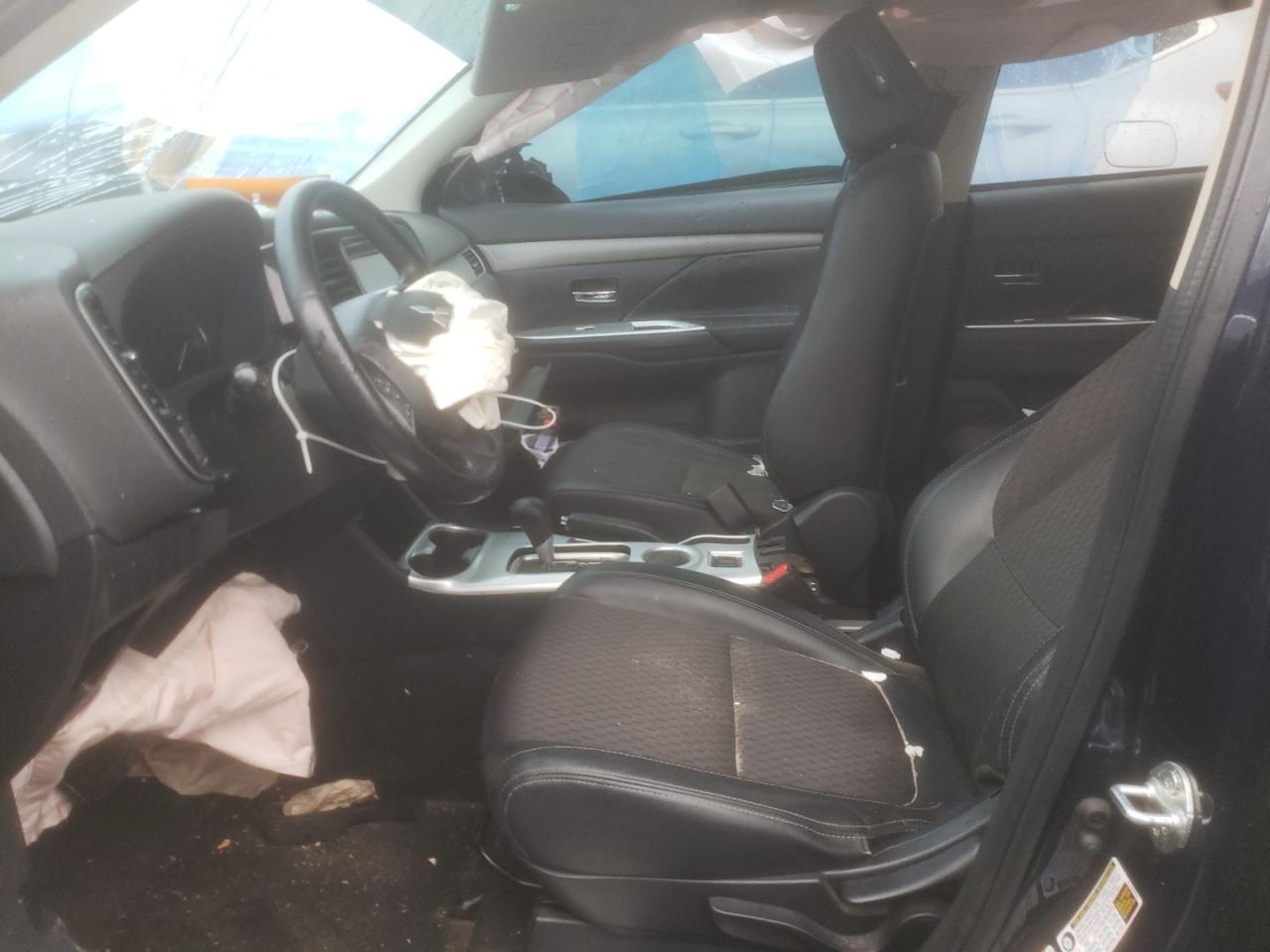 Photo 5 from auction – 2015 MITSUBISHI OUTLANDER with VIN JA4AD3A39FZ008891