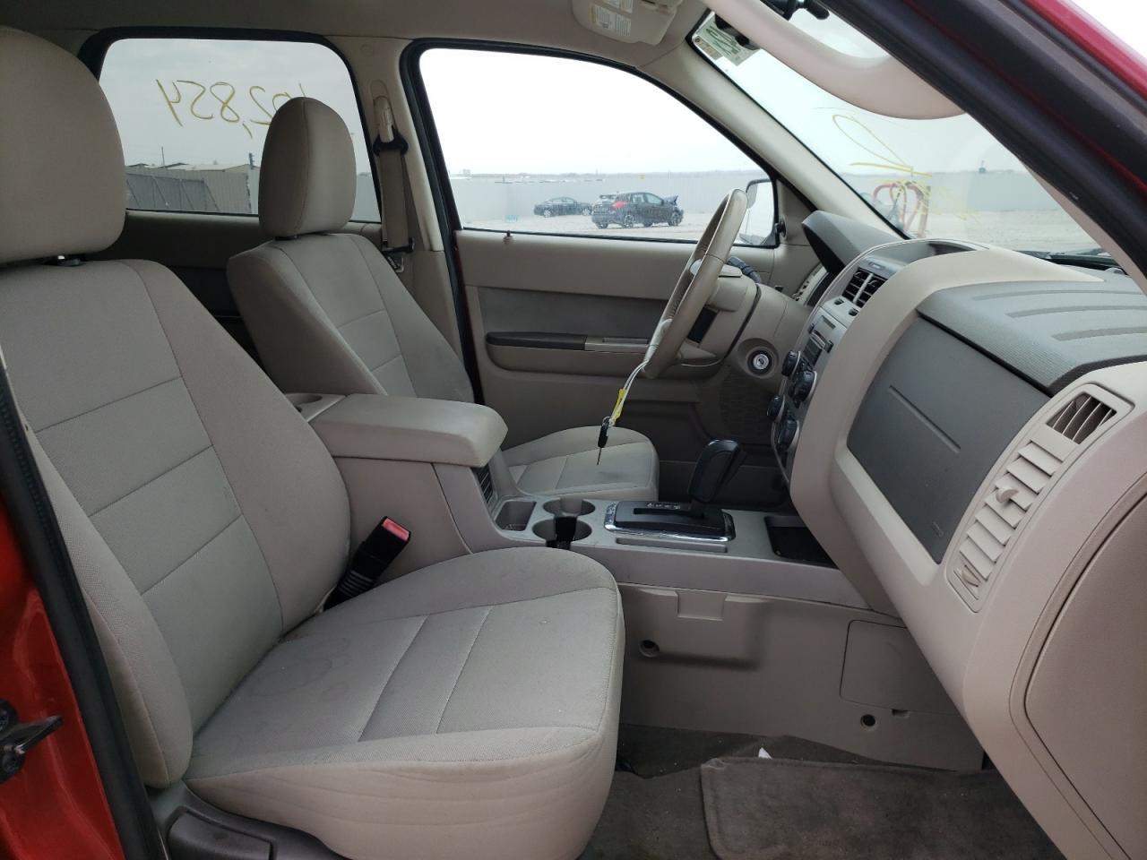 Photo 5 from auction – 2010 FORD ESCAPE XLT with VIN 1FMCU0DGXAKC29005