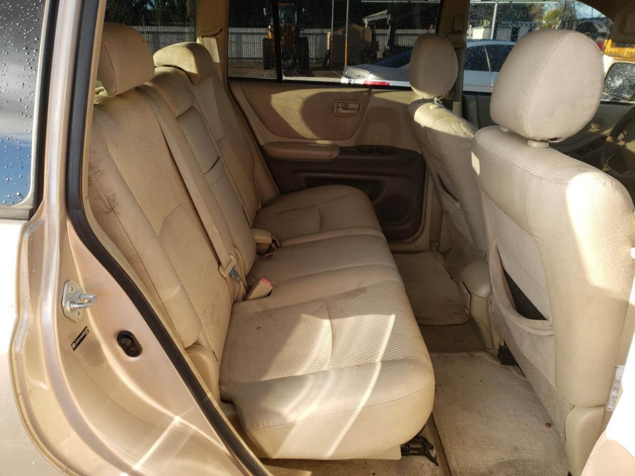 Photo 6 from auction – 2004 TOYOTA HIGHLANDER with VIN JTEGP21A640018839