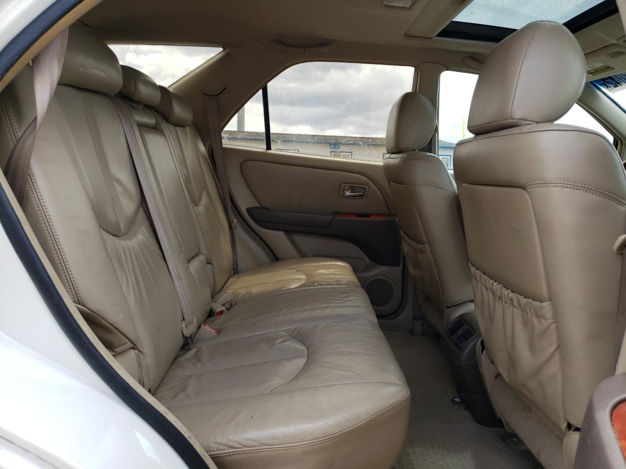 Photo 6 from auction – 2001 LEXUS RX 300 with VIN JTJGF10U110106574