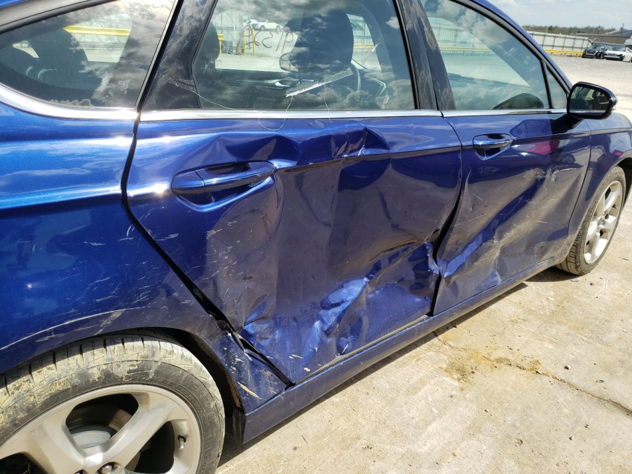 Photo 9 from auction – 2016 FORD FUSION SE with VIN 3FA6P0HD1GR395772