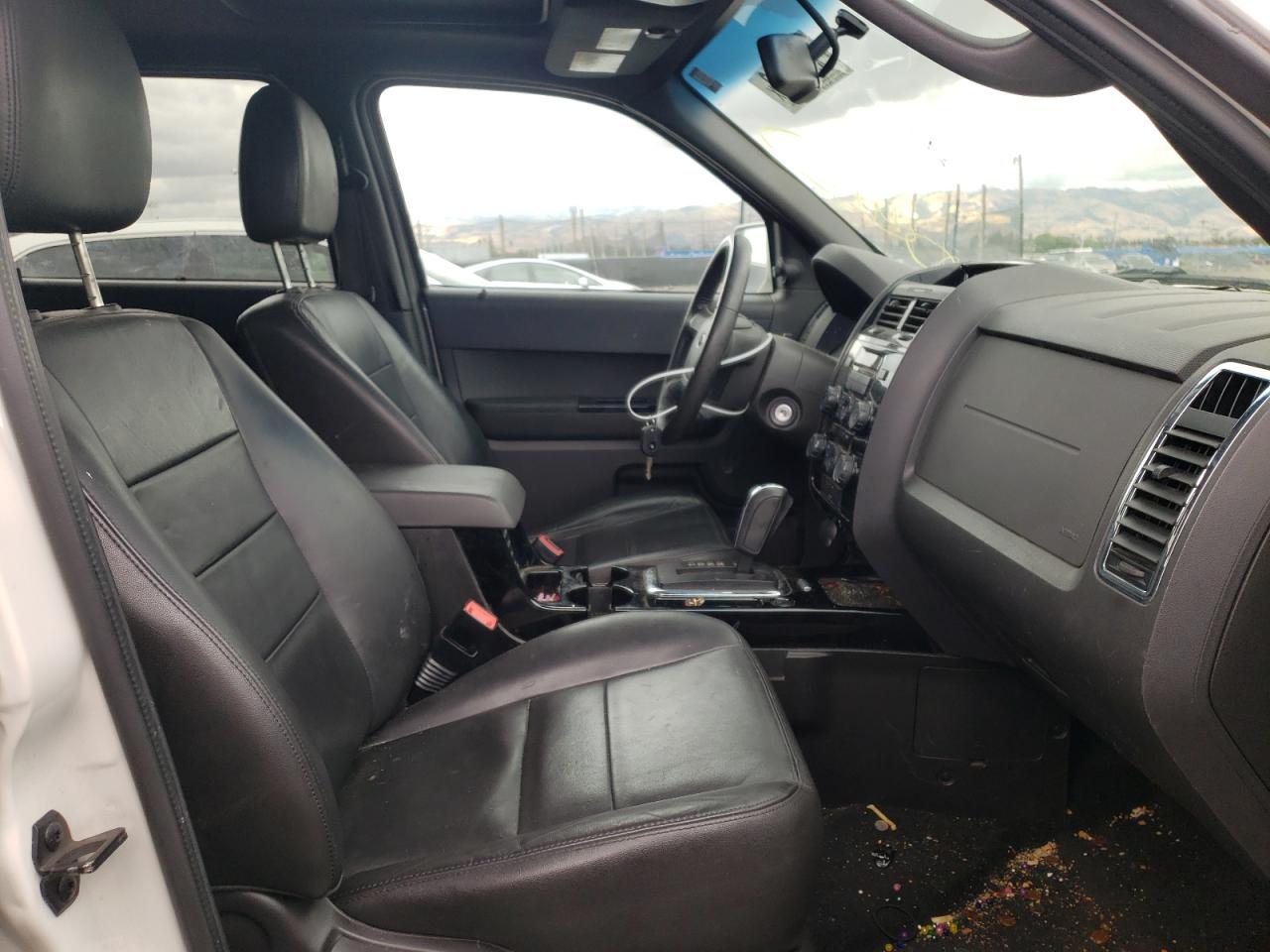 Photo 5 from auction – 2011 FORD ESCAPE LIM with VIN 1FMCU0EG5BKB98505