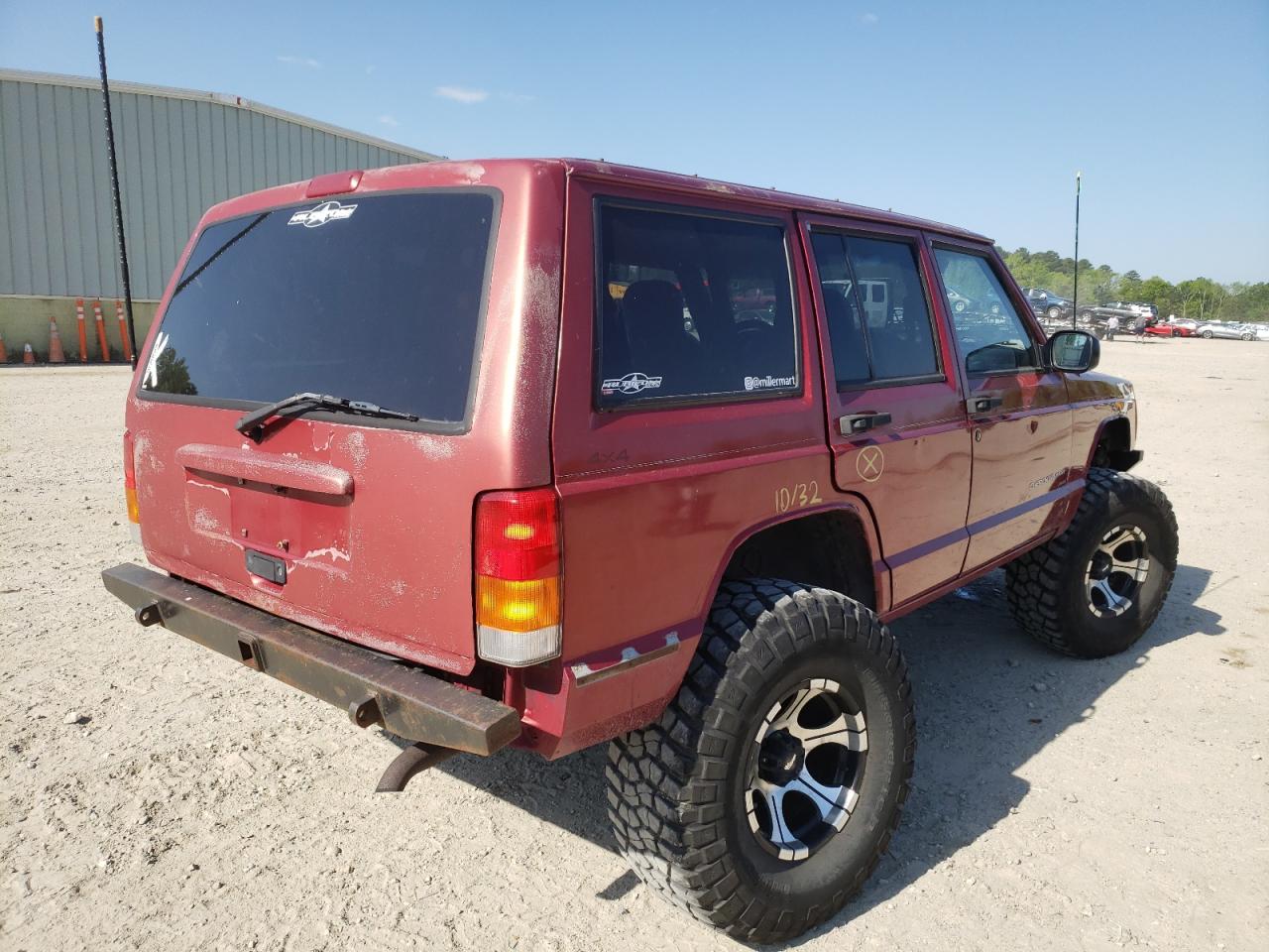 Photo 4 from auction – 1999 JEEP CHEROKEE with VIN 1J4FF68S0XL506190
