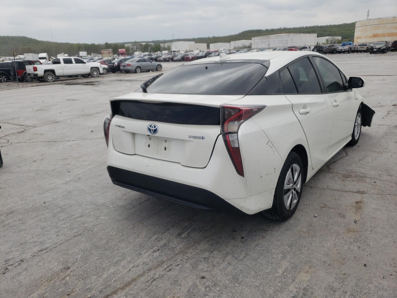 Photo 4 from auction – 2016 TOYOTA PRIUS with VIN JTDKARFU1G3017855