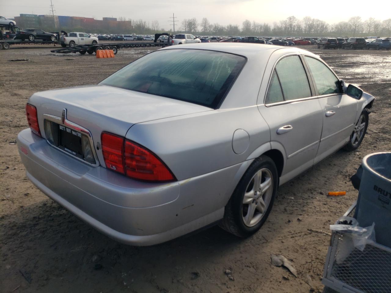 Photo 4 from auction – 2002 LINCOLN LS with VIN 1LNHM86S62Y614954