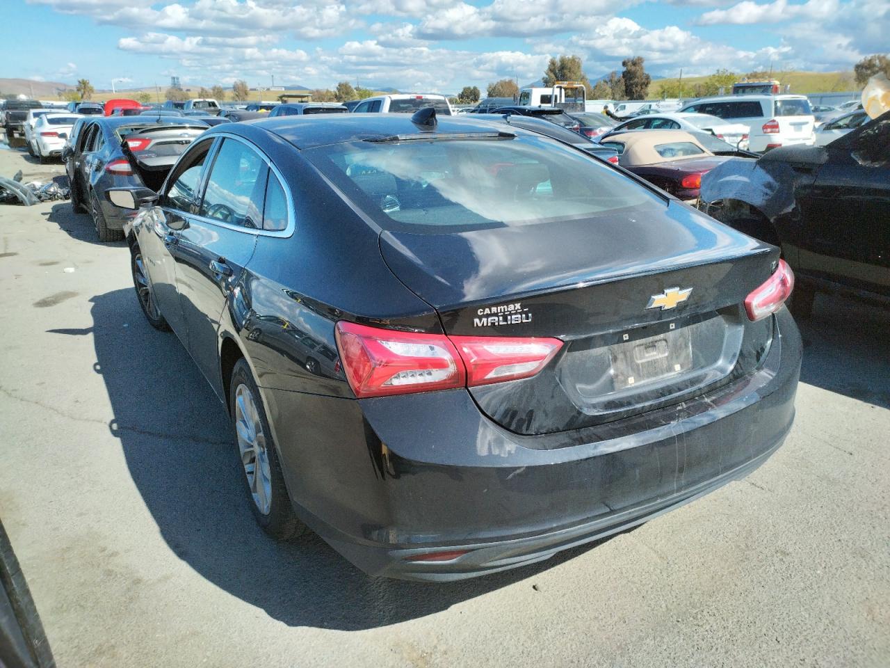 Photo 3 from auction – 2019 CHEVROLET MALIBU with VIN 1G1ZD5ST0KF109132